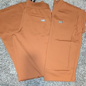 Figs FormX  High Waisted Evanston Skinny Flare Scrubs And Mira FormX V Neck Top